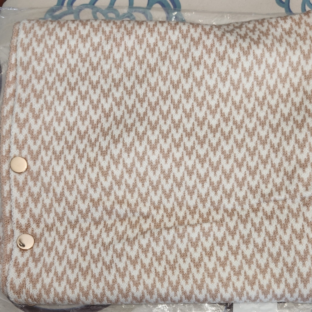 Harve Benard Houndstooth Scarf with Gold Buttons